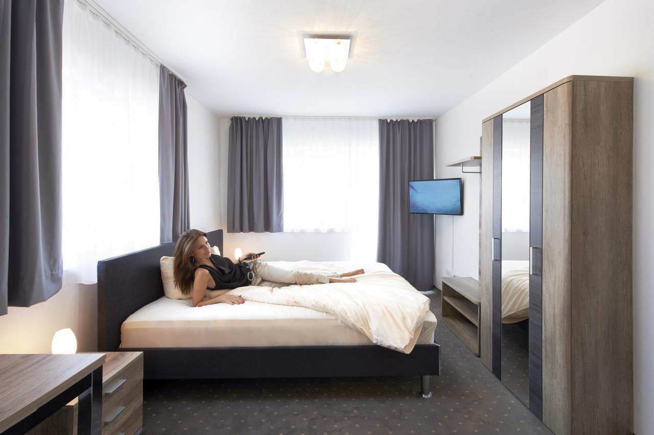 Hotel New In Gaimersheim Exteriör bild