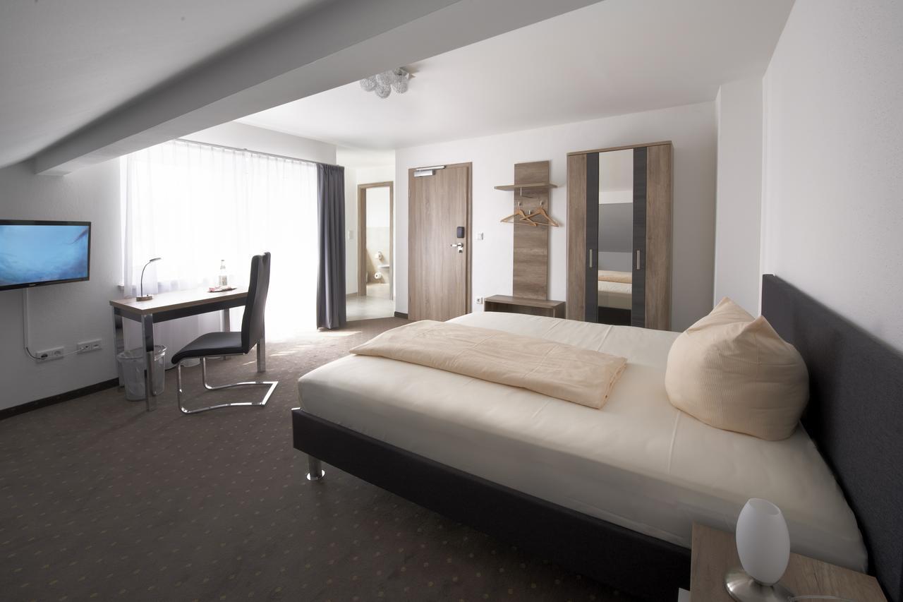 Hotel New In Gaimersheim Exteriör bild