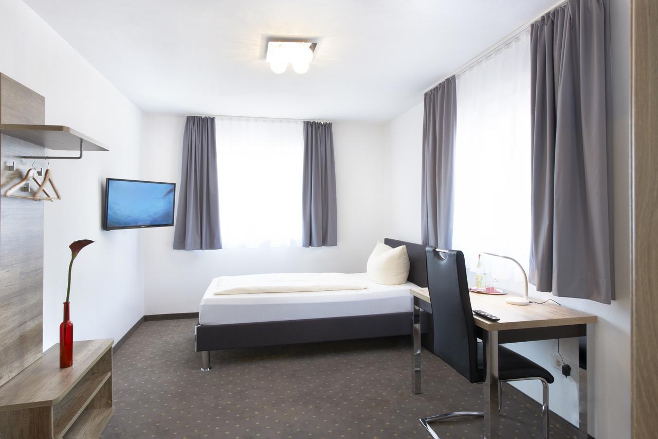 Hotel New In Gaimersheim Exteriör bild