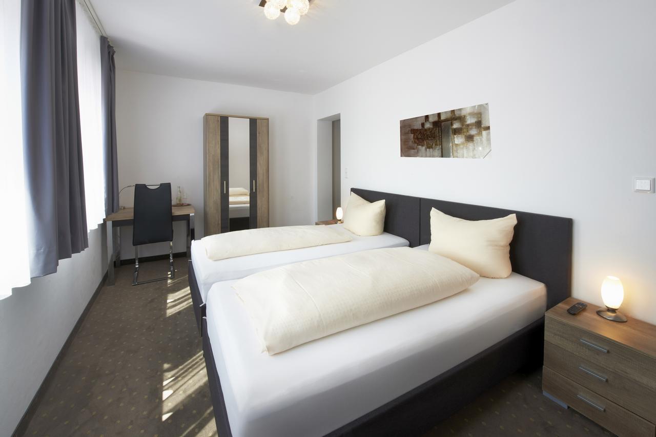Hotel New In Gaimersheim Exteriör bild