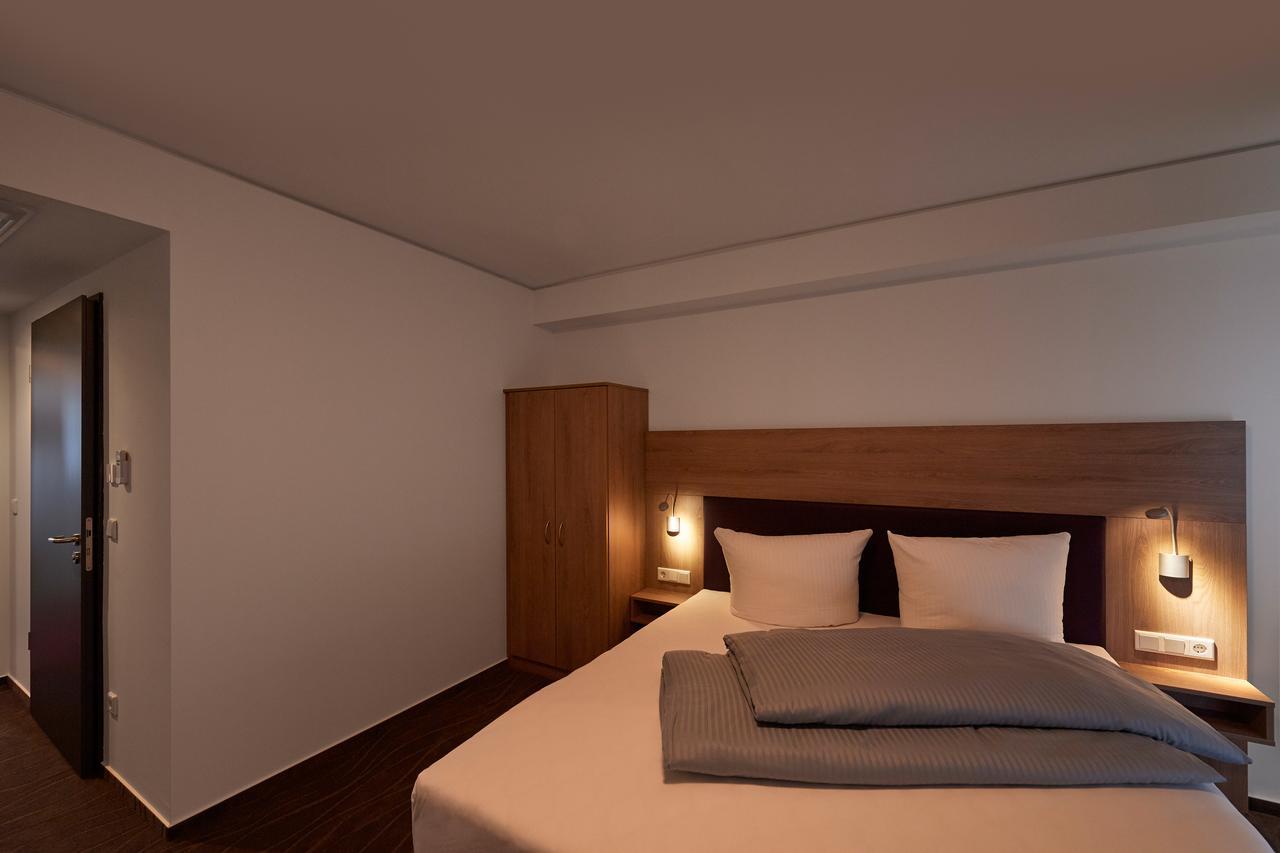 Hotel New In Gaimersheim Exteriör bild