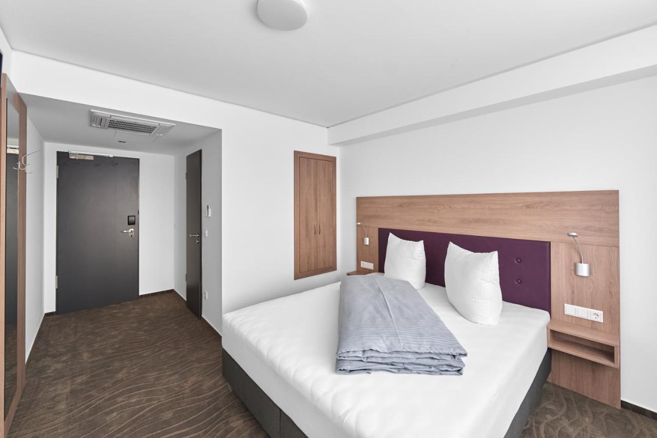 Hotel New In Gaimersheim Exteriör bild