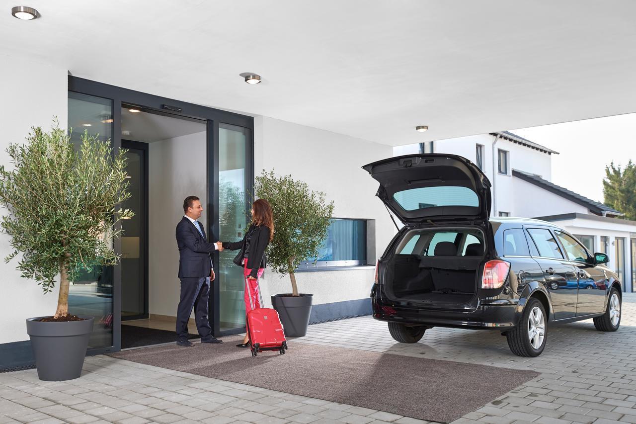 Hotel New In Gaimersheim Exteriör bild