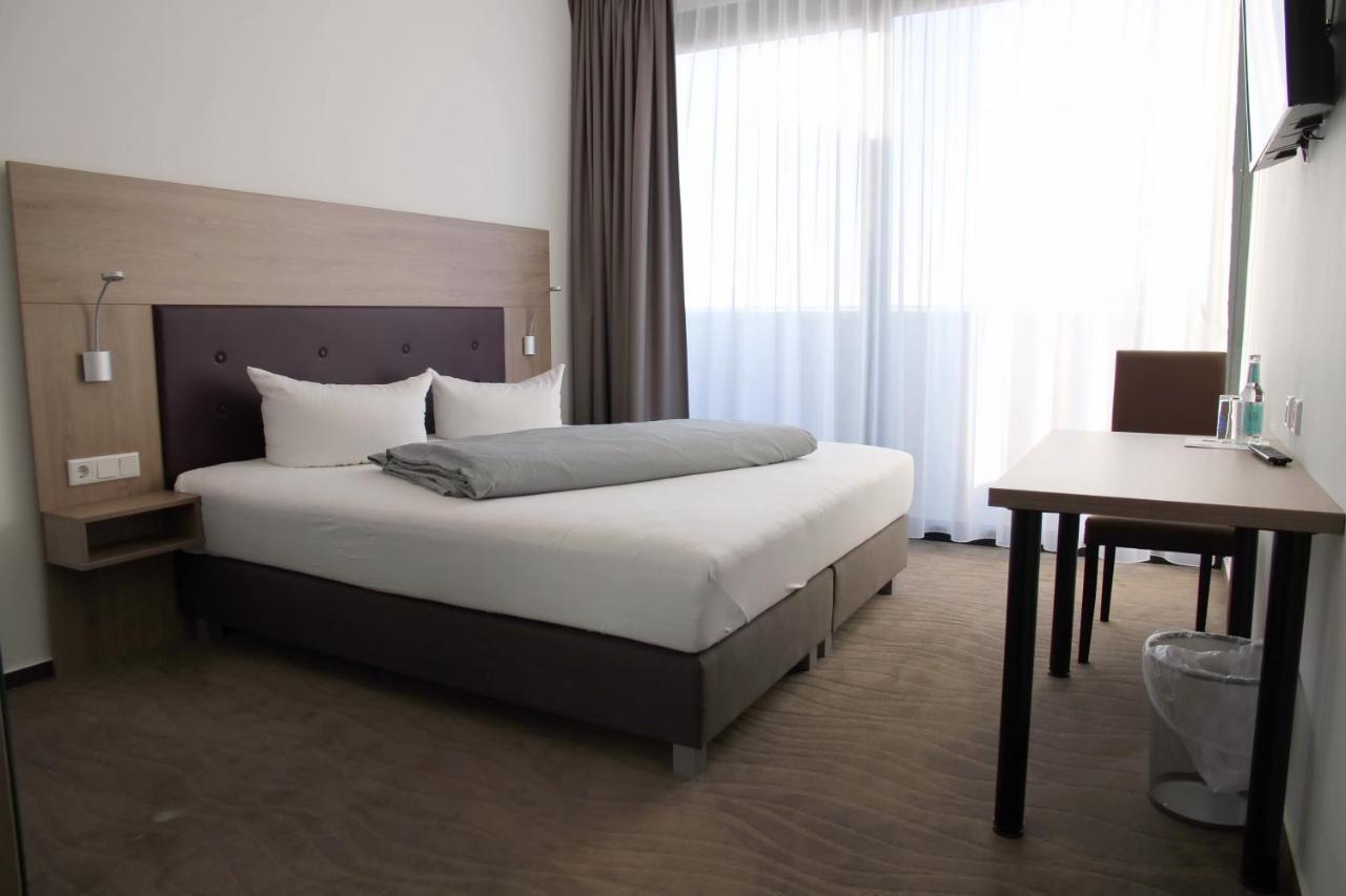 Hotel New In Gaimersheim Exteriör bild
